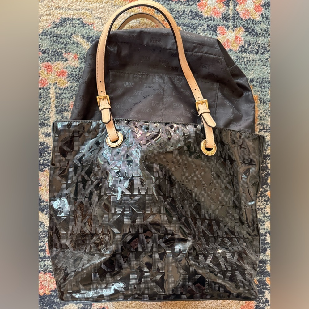 Michael Kors MK Jet Set Patent Black Tote with Tan Handles - Picture 10 of 11